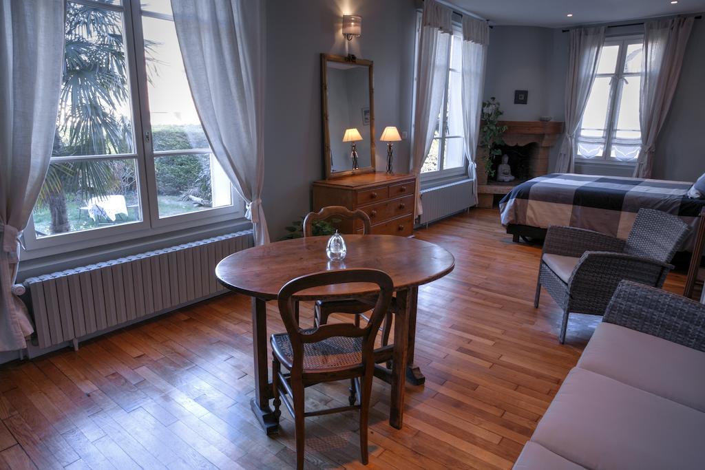 Chambre D'Hote La Bacotterie Bois-le-Roi  Zimmer foto